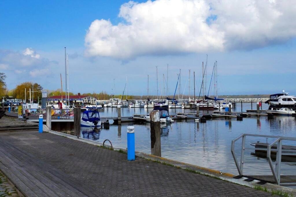 Wohnen Im Hafen Von Barth Mit Gemuetlicher Terrasse Exterior photo